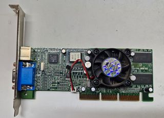 Scheda video GeForce MX200 / 32MB. DDR AGP VGA