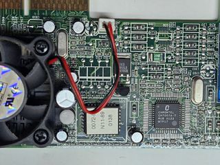 Scheda video GeForce MX200 / 32MB. DDR AGP VGA