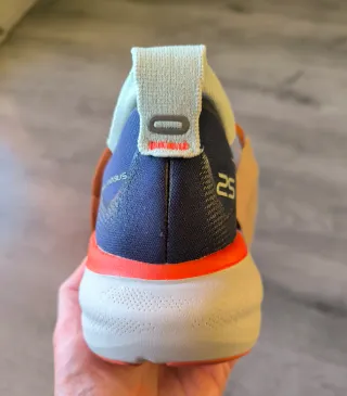 ASICS Gel-Nimbus 25 TR Talla 43.5 Nuevas