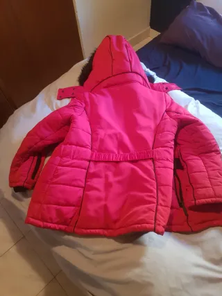 Chaqueta de mujer con capucha