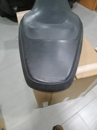 Asiento X Max 250 (2005-2007). Está usado.