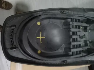 Asiento X Max 250 (2005-2007). Está usado.