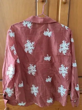 Camisa Mango semitransparente bordada