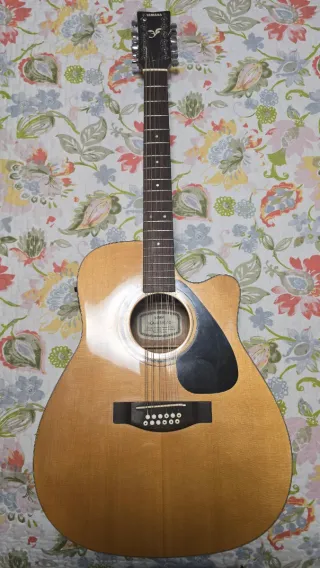 Guitarra Electroacústica Yamaha 12 Cuerdas