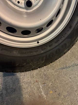 Rueda Goodyear 205/75R16C Vw crafter nueva