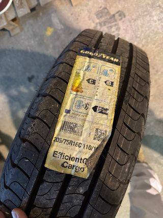 Rueda Goodyear 205/75R16C Vw crafter nueva