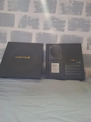 Nubia Flip 5G Caja