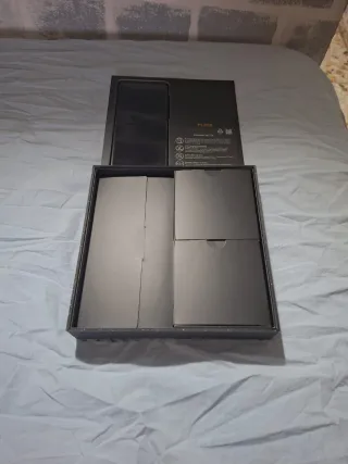 Nubia Flip 5G Caja
