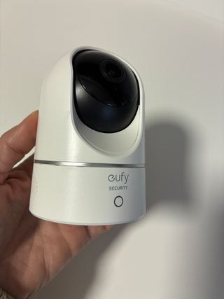 Cámara Interior Wi-Fi 2K Pan & Tilt eufy