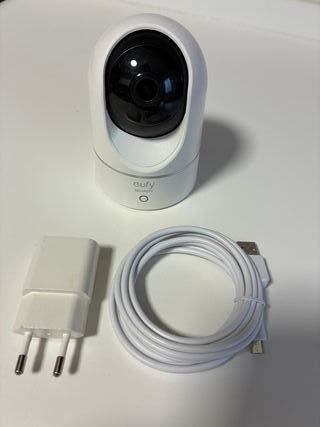 Cámara Interior Wi-Fi 2K Pan & Tilt eufy