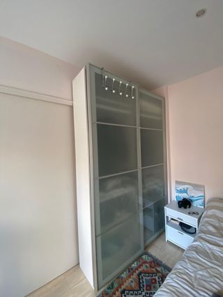 Armadio scorrevole in vetro e metallo