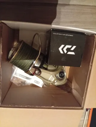 Caña Daiwa Emblem surf más carrete daiwa emblem