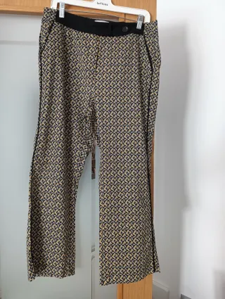 Pantalón mujer firma Trucco, estampado geometrico.