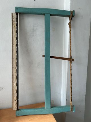 Sierra de mano antigua