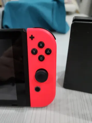 Nintendo Switch v2 2022 con accessori all ok