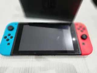 Nintendo Switch v2 2022 con accessori all ok