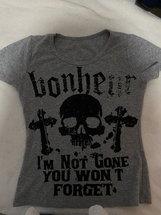 Camiseta Gótica Y2K Calavera Cruces