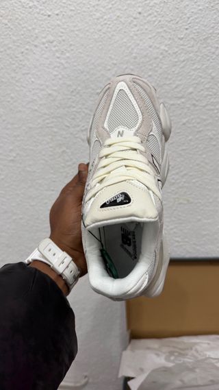 Zapatilla New Balance 9060 Beige/Blanco