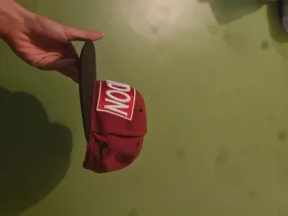 Gorra Snapback London Roja y Negra