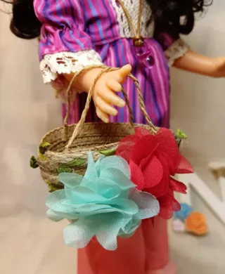 SET CON CAPPELLO E OVETTONE FESTA NEL GIARDINO