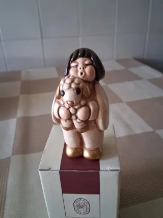 Pastorella Thun con agnello in ceramica