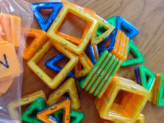 Blocchi magnetici colorati 146 pezzi