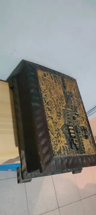 Baúl antiguo decorado