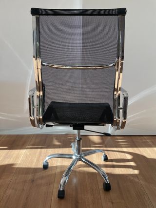 Silla de oficina ergonómica con ruedas