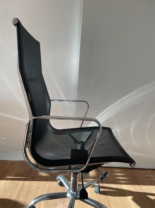 Silla de oficina ergonómica con ruedas