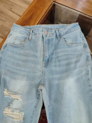 Pantalón vaquero roto mujer talla 28