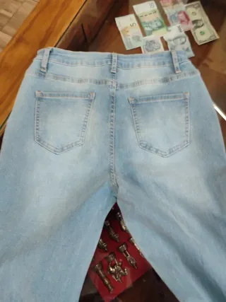 Pantalón vaquero roto mujer talla 28