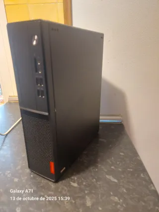 Lenovo V520s CPU i3 7100,8 gigas,HD 500