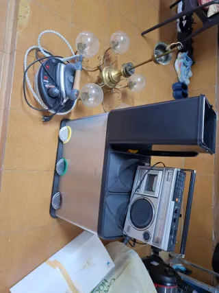 Lote antiguo: Plancha, Lámpara y Radio