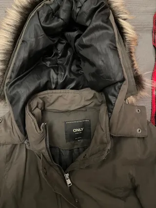 Abrigo verde oliva Only mujer
