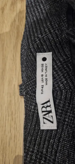 Pantalones de vestir grises con estampado