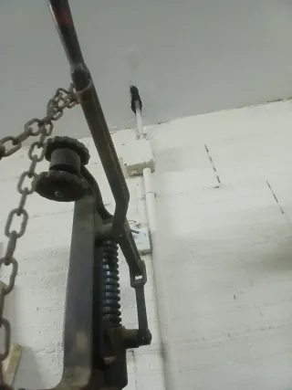 Prensa manual / soporte para herramienta