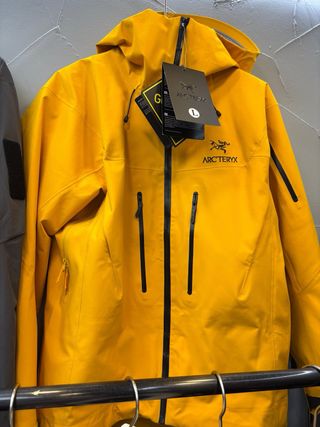 Chaqueta Arc'teryx Amarilla Talla L