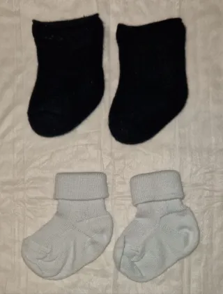 Tutine neonato 0-3 mesi + cappellino + calzine