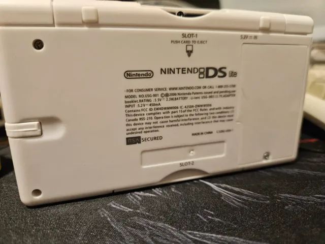 Nintendo DS Lite Giratina