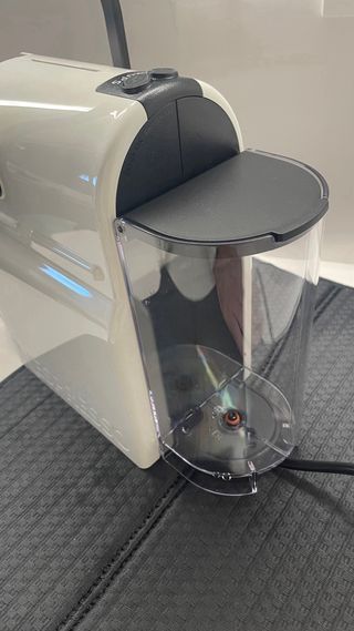 Cafetera Nespresso Inissia Krups XN100. 2 usos