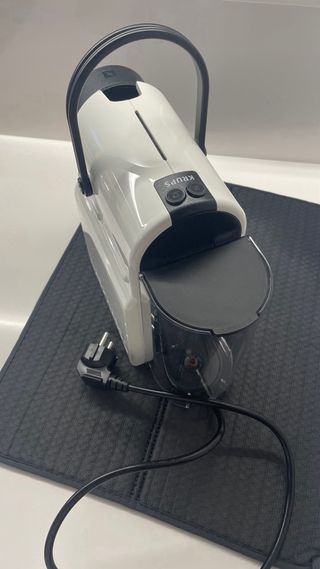 Cafetera Nespresso Inissia Krups XN100. 2 usos