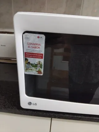 Microondas con Grill LG Blanco con plato-rejilla