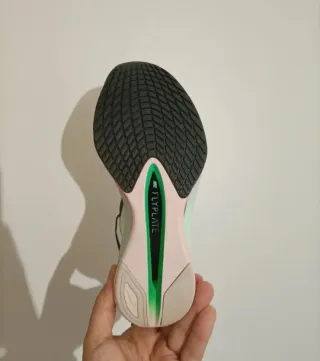 T38 Nike ZoomX Vaporfly Next %4