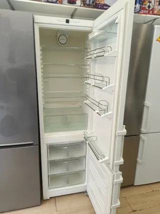 Nevera Liebherr Blanca con Garantía transporte