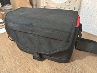 Cámara Canon EOS 2000D Negra