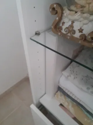 Vetrina Besta Ikea in Cristallo e Legno Bianco