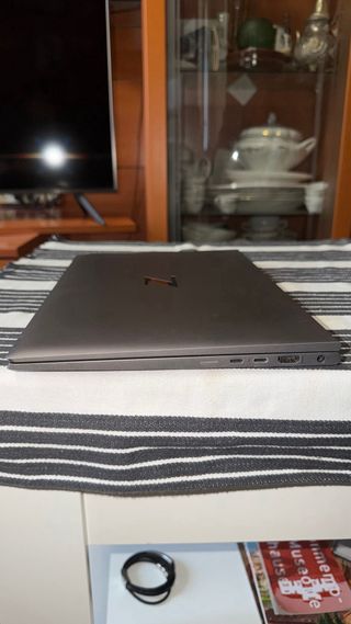 Portátil HP ZBook Firefly 14 G8 Gris