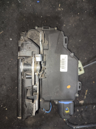 CERRADURA PUERTA DELANTERA IZQUIERDA VOLKSWAG