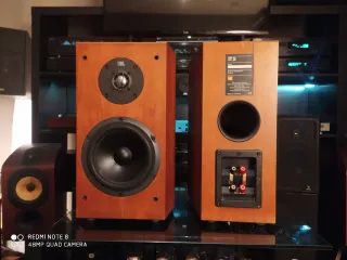 Monitores JBL XTI-20