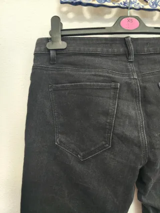 Vaqueros negros mujer